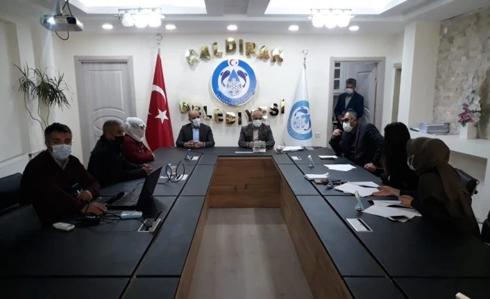 Çaldıran Belediyesinden karbondioksit gazı sorunu yaşayan aileye destek