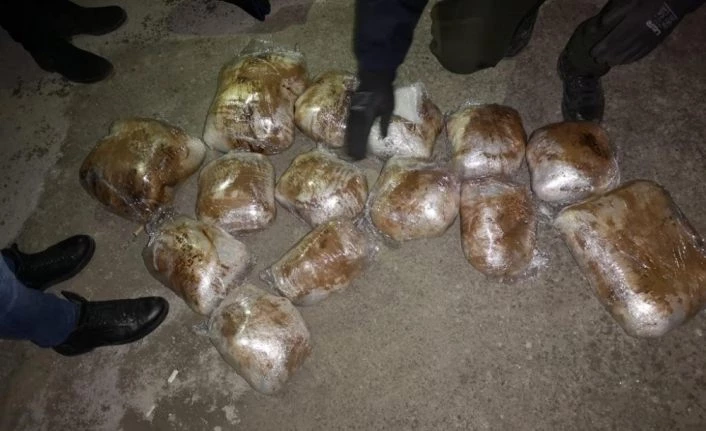 Çekici ile uyuşturucu sevkiyatına darbe