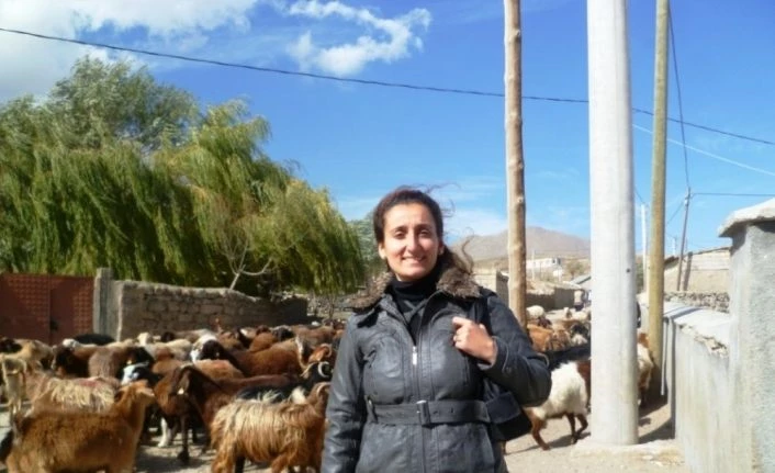 Depremden esinlenerek ‘Yeraltı Canavarı’ adlı kitap çıkardı