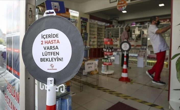 Eczanelere levha ve hafıza kaydı olan termometre bulundurmaları için verilen süre uzatıldı