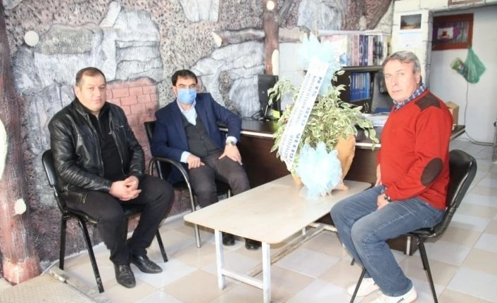 Eğitim Bir-Sen Oltu Temsilcisi gazetecileri unutmadı