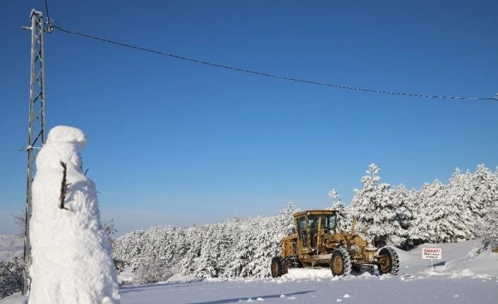 Elazığ’da kar nedeniyle 198 köy yolu kapandı