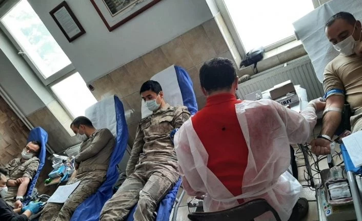 Göle ilçe Jandarmadan Kızılay’a kan bağışı