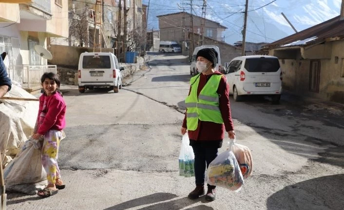 Hakkari’de Vefa Sosyal Destek Grubu görev başında