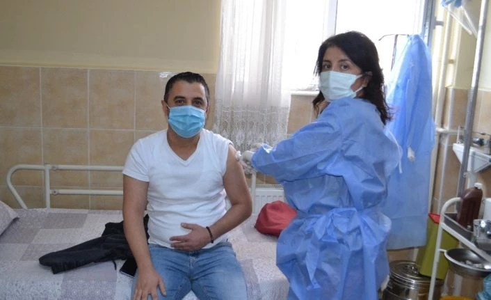 Huzurevi ve bakımevlerinde aşılama başladı