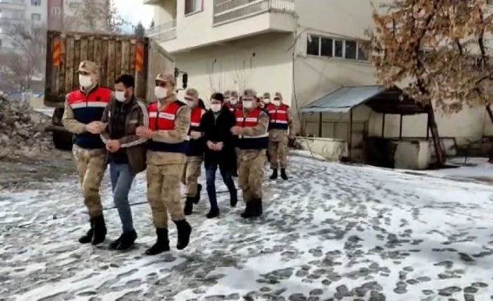 Jandarmadan uyuşturucu tacirlerine darbe: 6 tutuklama