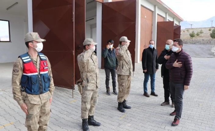 Kaymakam Kaptanoğlu, güvenlik güçlerini ziyaret etti