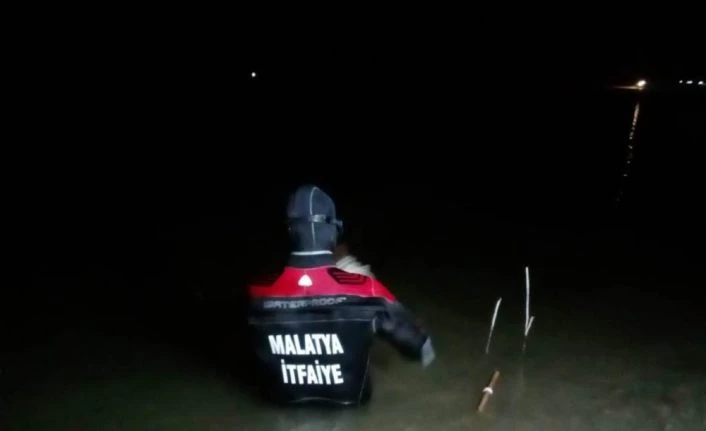 Malatya’da balıkçı teknesi alabora oldu: 1 kişi kayıp