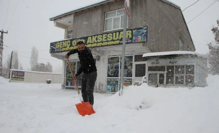 Malazgirt’te kar yağışı