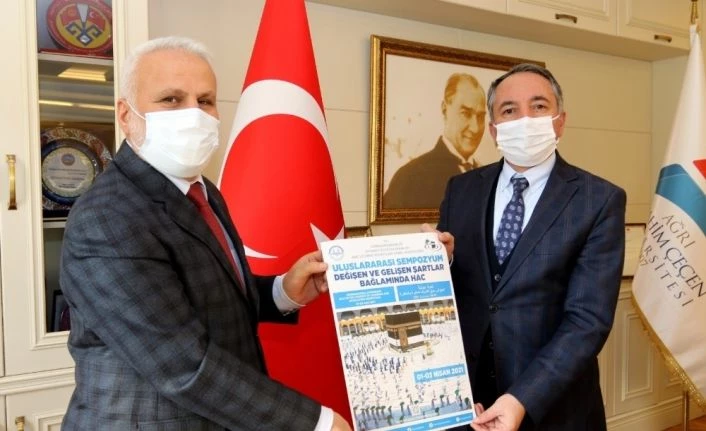 Müftü Topçu, Rektör Karabulut ile bir araya geldi