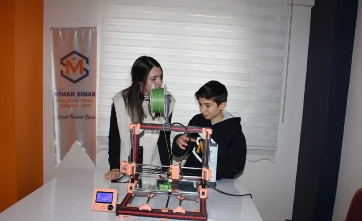 Online ders ile 3D yazıcı ürettiler