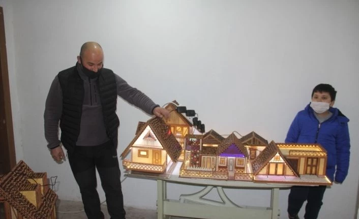 Pandemi dönemi hayatını yaptığı maket evlere sığdırdı