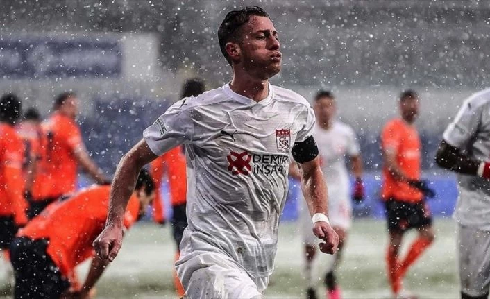 Sivassporlu Hakan Arslan rakip fileleri boş geçmiyor