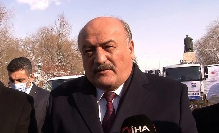 Tedavi olamazsa duyamayacak olan Yağmur’a Milletvekili Karaman el uzattı