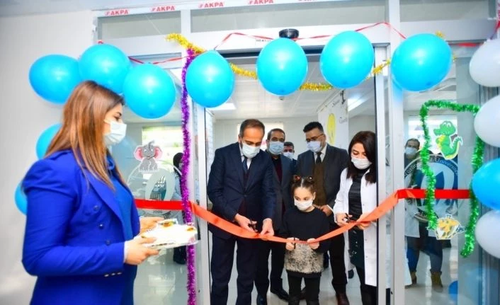 Van YYÜ’de Çocuk Diş Hekimliği kliniği açıldı