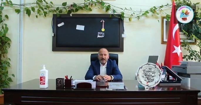 Vanlı öğrenci ve öğretmenlerden sağlık çalışanları için teşekkür klibi