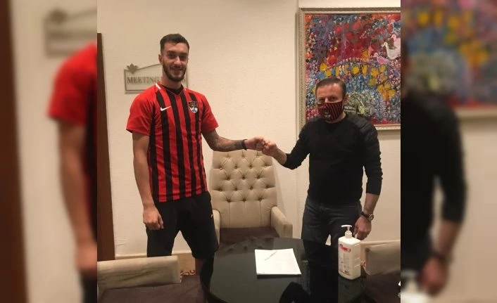 Vanspor FK. Ömer Yıldız’ı renklerine bağladı