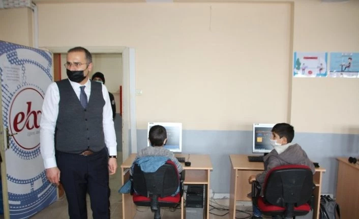 Varto’da bayrak töreni