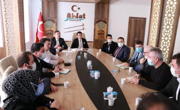 Ahlat’ta ‘Turizm Altyapısını Geliştirme ve Çevre Yönetimi’ toplantısı