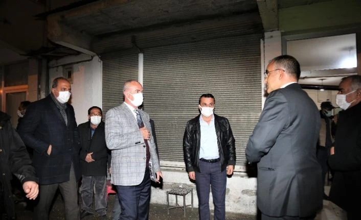 Tuşba Belediye Başkanı Akman mahallelilerle bir araya geldi