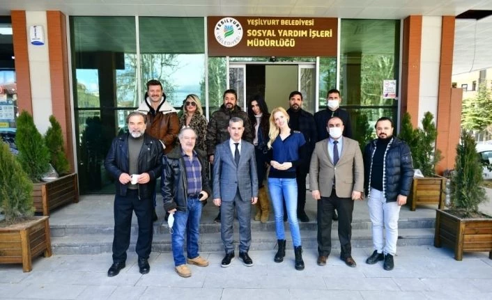 Başkan Çınar, sanatçıları doğal ürünler pazarında ağırladı