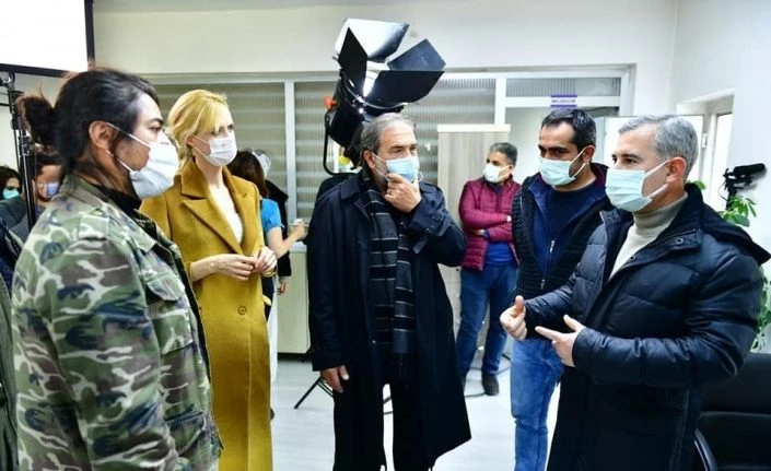 Başkan Çınar, Yeşilyurt’ta çekilen ‘Gırift’ dizi setini ziyaret etti