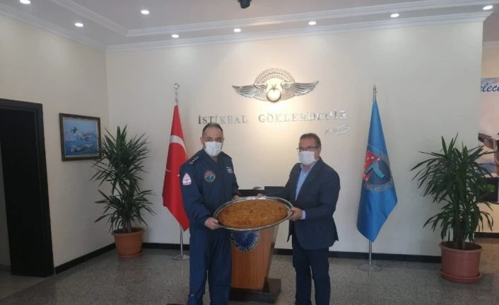 Başkan Kazgan’dan Komutan Koltukoğlu’na kömbeli ziyaret