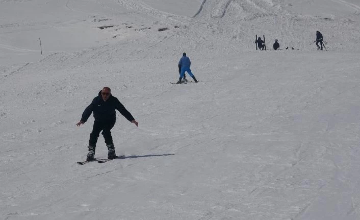 Çaldıran termal kayak merkezi renkli bir sezon geçiriyor