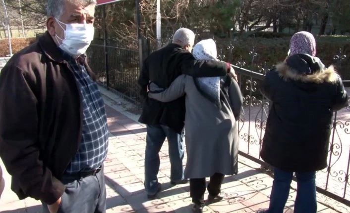 Çocukları kaçırılan aileler, adli tıp önünde bekliyor