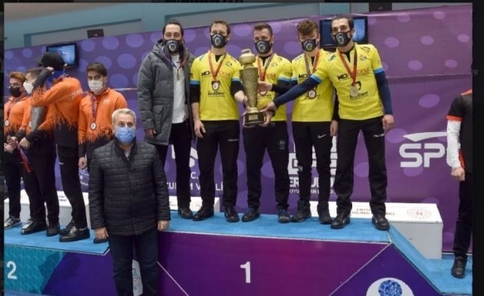 Curlingte kupalar sahiplerini buldu
