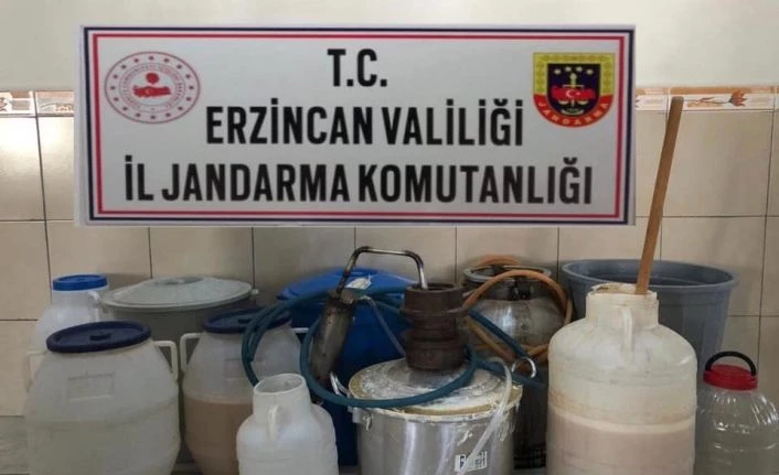 Erzincan’da 205 litre sahte alkol ele geçirildi