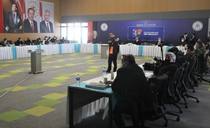 Erzincan’da gazetecilere "Temel Afet ve Farkındalık Eğitimi" verildi
