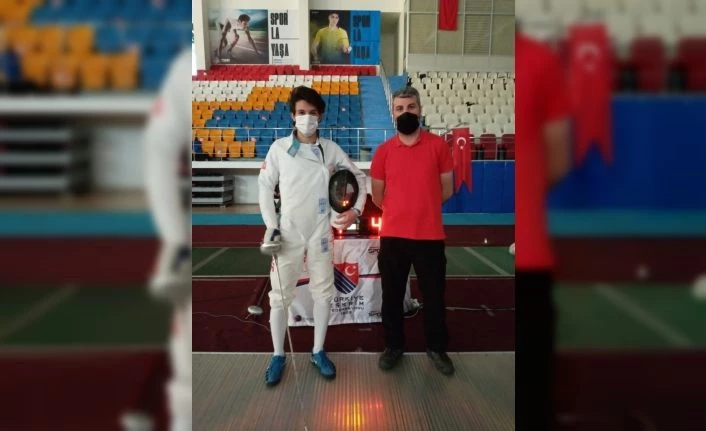 Eskrim sporcusu Akal, Dünya Şampiyonası için Milli takım kampına davet edildi