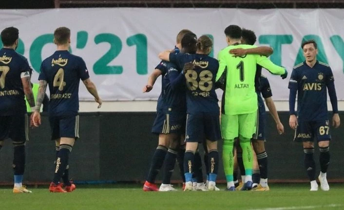 Fenerbahçe derbi öncesi iç sahada performansını arttırdı