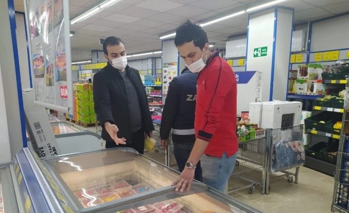 Hakkari’de zincir marketler denetlendi