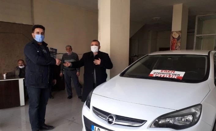 İkinci el otomobil almak için kilometrelerce yol geldiler