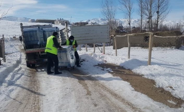 İpekyolu Belediyesinden çöp konteyneri dağıtımı