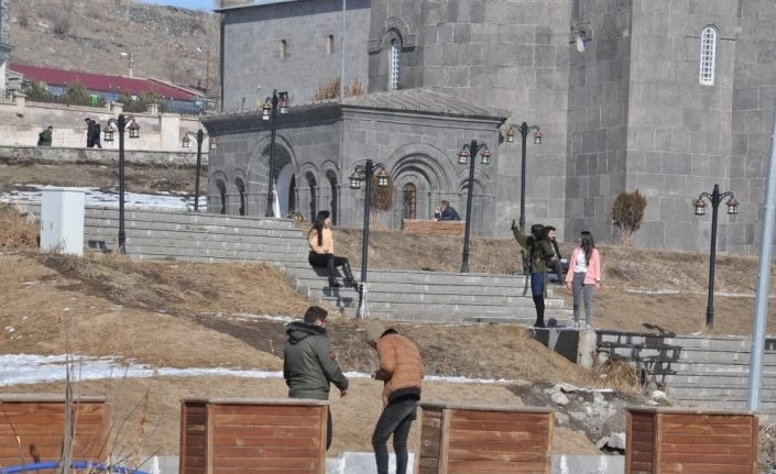 Kars’ta bahar havası yaşanıyor