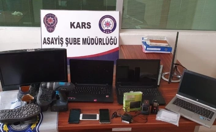 Kars’ta polis hırsızı ayak izinden yakaladı