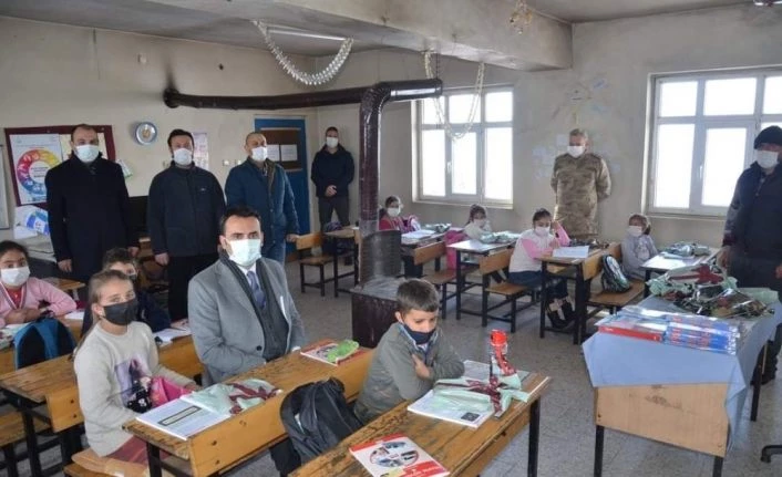 Kaymakam Çelik, köy okullarını ziyaret etti