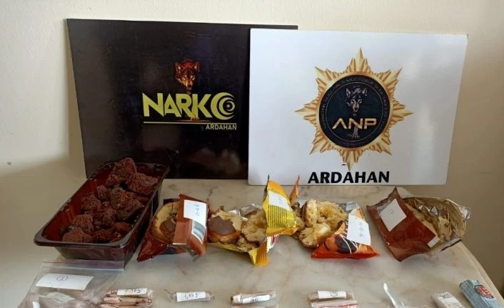 Kekin içinden uyuşturucu çıktı