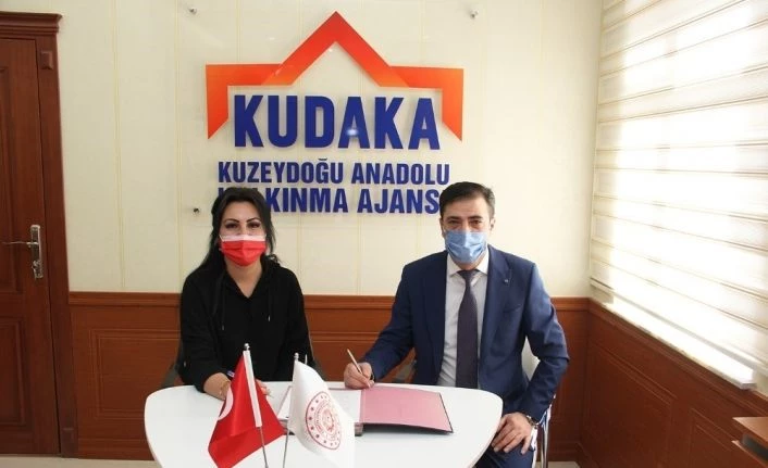 KUDAKA’dan İspir Hanımeli Kooperatifi’ne markalaşma desteği