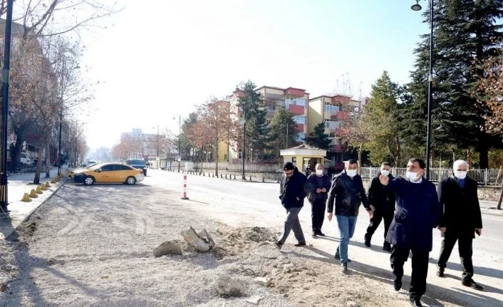 Malatya İstasyon Caddesinde yol genişletme çalışmaları sürüyor