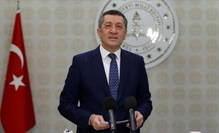 Milli Eğitim Bakanı Selçuk: Yüz yüze yapılacak sınavlar için Kovid-19 tedbirlerine yönelik tüm hazırlıklar tamamlandı