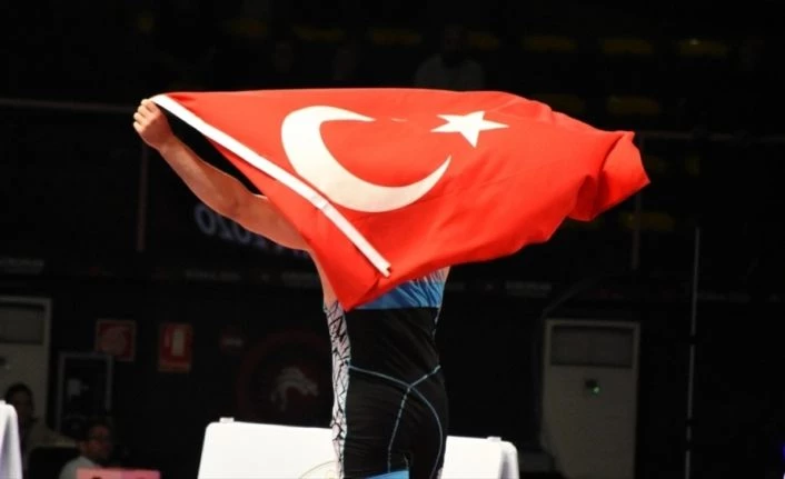 Milli güreşçilerden Ukrayna