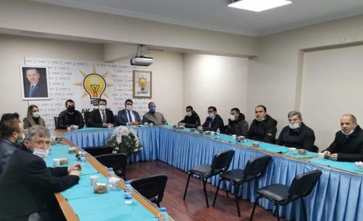 Ömeroğlu seçim varmış gibi çalışıyor