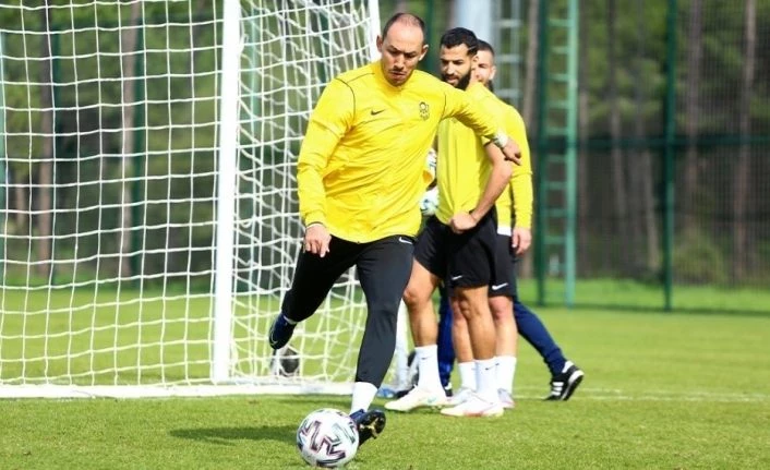 (Özel haber) Umut Bulut, rekora koşuyor