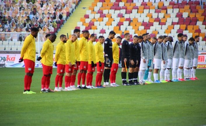 Süper Lig: Yeni Malatyaspor: 2 - Konyaspor:0 (İlk yarı)