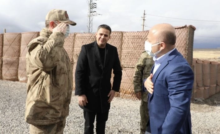 Vali Varol Hudut Takım Karakollarını Ziyaret Etti