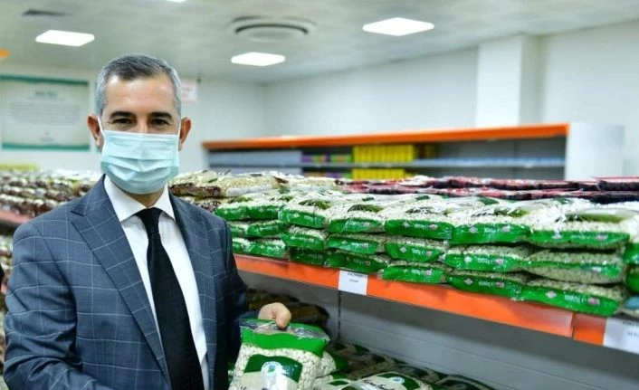 Yeşilyurt’ta ihtiyaç sahiplerine bakliyat desteği